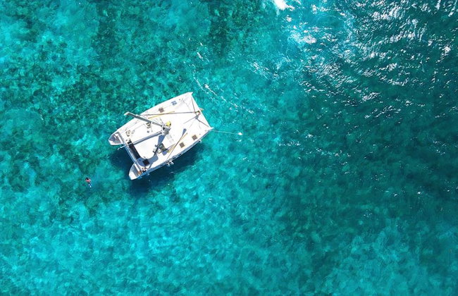 Tour de 2 días: Isla Mujeres en catamarán y nado con delfines + Crucero Columbus con cena romántica - Foto 17